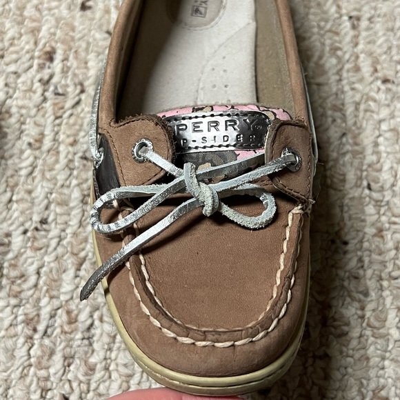 ◽️SPERRY: Women’s size 8, classic top-sider loafers, tan w/floral pattern◽️ - Picture 3 of 10